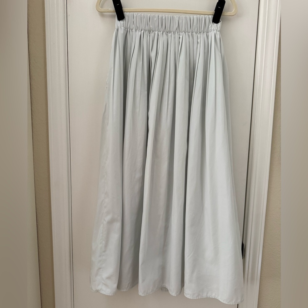 Uniqlo Light Gray Volume Gather Skirt, Size XS - Picture 4 of 9